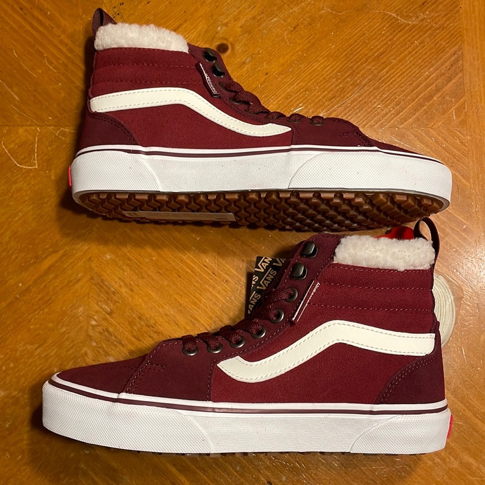 Women’s Vans Sneakers Filmore Hi Vansguard Suede Red / White Water Resistant NEW